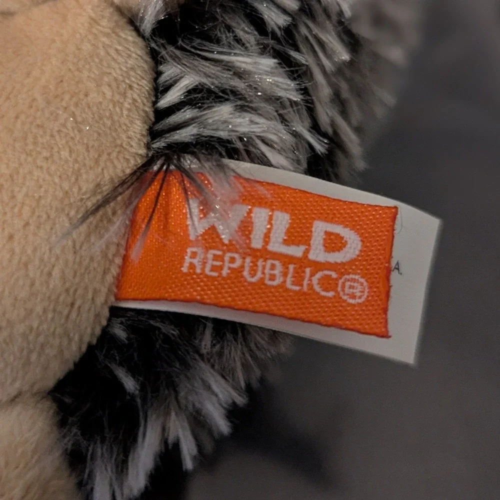 Wild Republic Book Buddies Bison & Hedgehog Plush Set 2pc Huggers Stuffed Animal